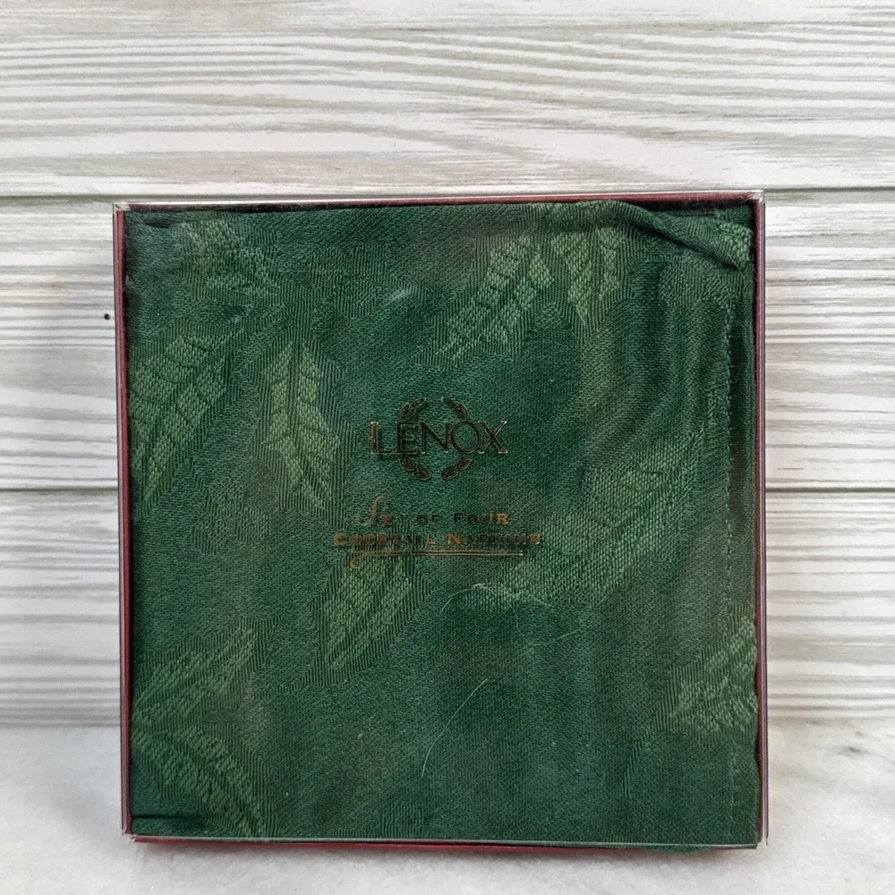 Lenox Green Holly Damask Cloth cocktail Napkins Set Of 4  - NEW In Box